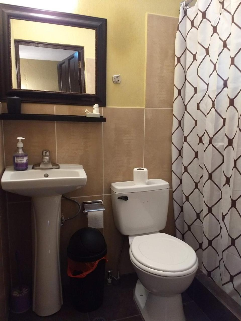 Bed and Breakfast Give House Гватемала Экстерьер фото